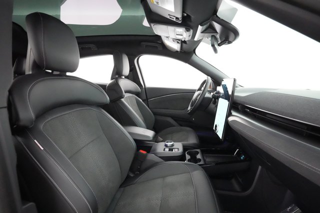 2023 Ford Mustang Mach-E — photo 17 of 38