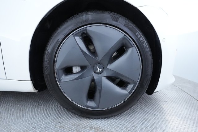 2020 Tesla Model 3 — photo 13 of 38