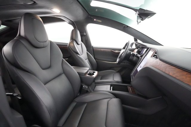 2018 Tesla Model X — photo 17 of 64