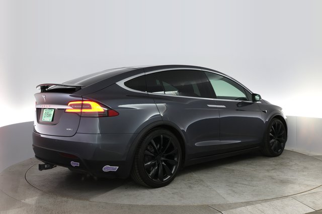 2018 Tesla Model X — photo 2 of 64