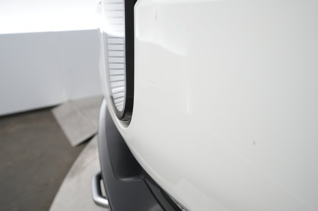 2023 Rivian R1S — photo 31 of 48