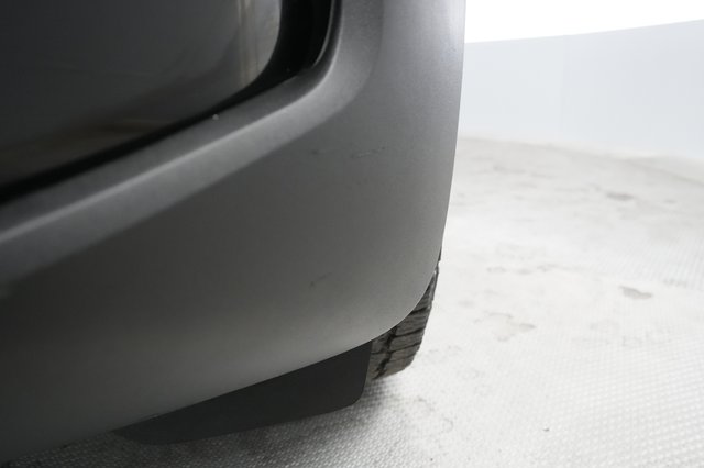 2023 Rivian R1S — photo 23 of 48