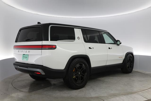 2023 Rivian R1S — photo 2 of 48
