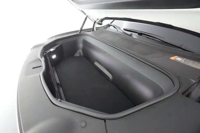 2023 Rivian R1S — photo 20 of 48