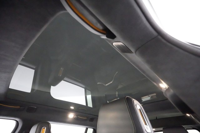 2023 Rivian R1S — photo 18 of 48