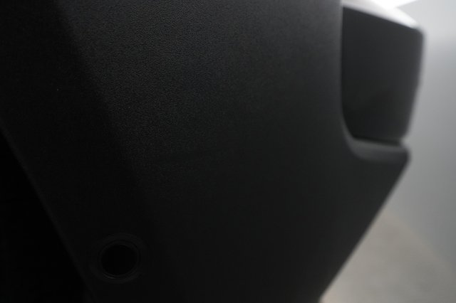2023 Rivian R1S — photo 27 of 48
