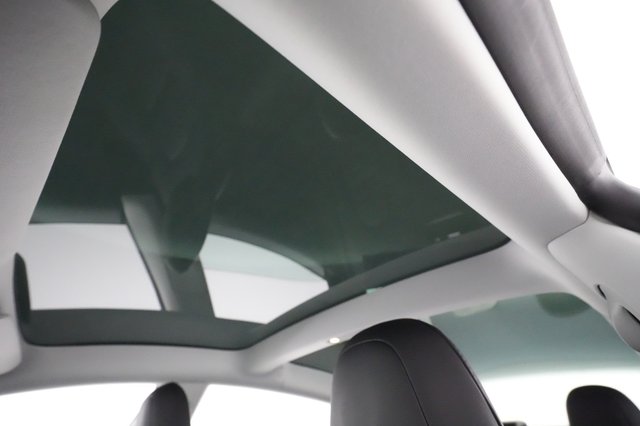 2018 Tesla Model 3 — photo 18 of 45