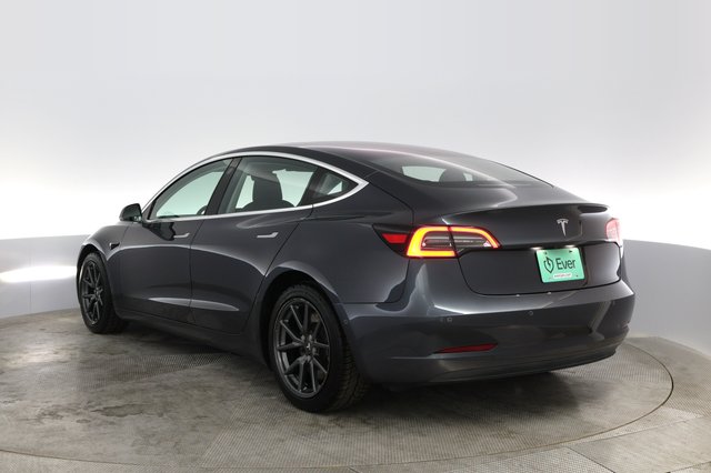 2018 Tesla Model 3 — photo 9 of 45