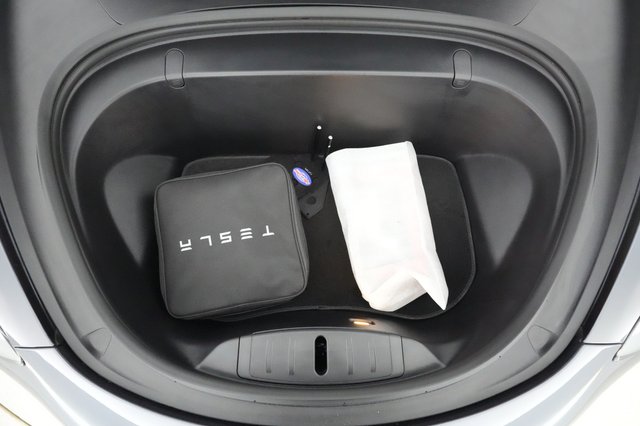 2018 Tesla Model 3 — photo 20 of 45