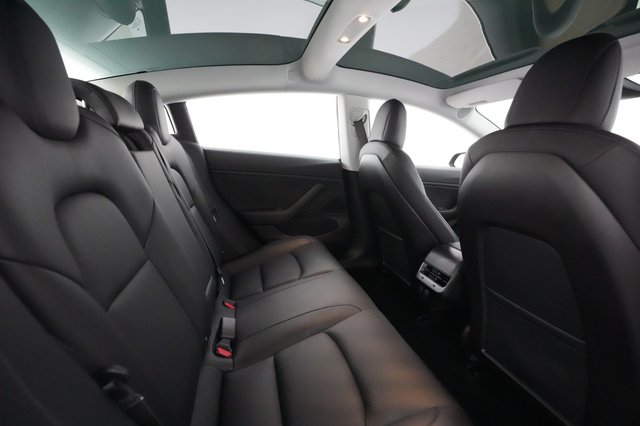2018 Tesla Model 3 — photo 3 of 45