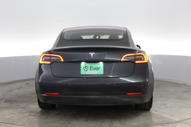 2018 Tesla Model 3 — photo 8 of 45