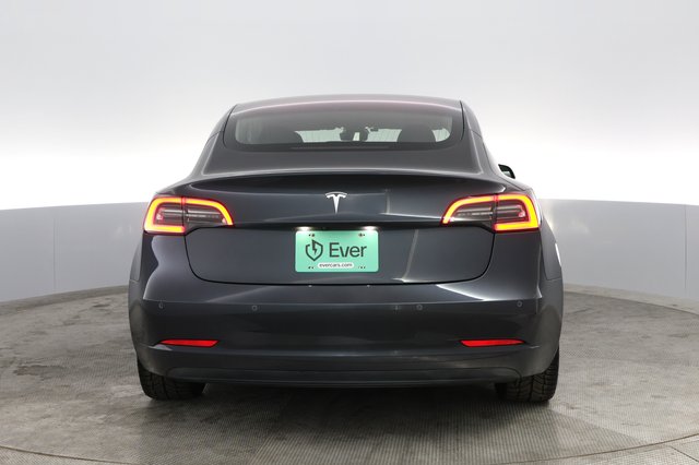 2018 Tesla Model 3 — photo 8 of 45