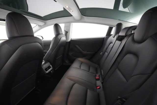 2018 Tesla Model 3 — photo 16 of 45