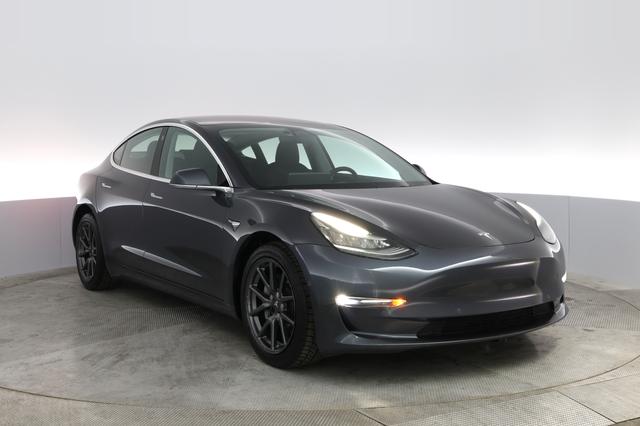 2018 Tesla Model 3 — photo 6 of 45