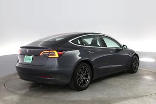 2018 Tesla Model 3 — photo 2 of 45