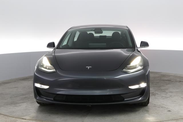 2018 Tesla Model 3 — photo 5 of 45