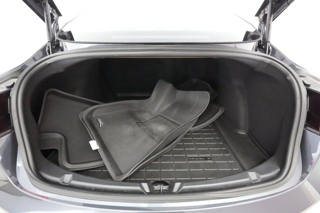 2018 Tesla Model 3 — photo 21 of 45