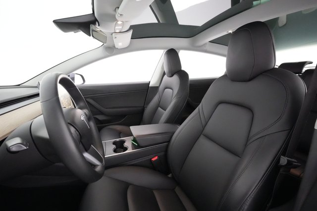 2018 Tesla Model 3 — photo 15 of 45