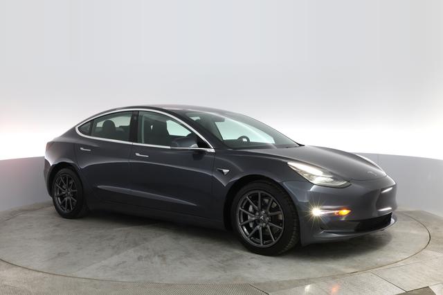 2018 Tesla Model 3 — photo 7 of 45