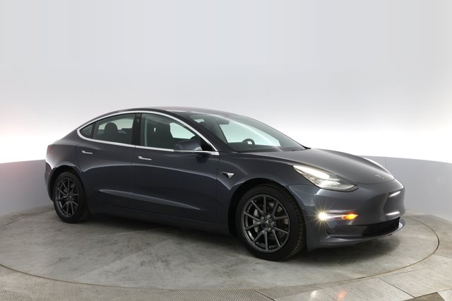 2018 Tesla Model 3 — photo 7 of 45