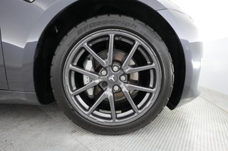 2018 Tesla Model 3 — photo 13 of 45