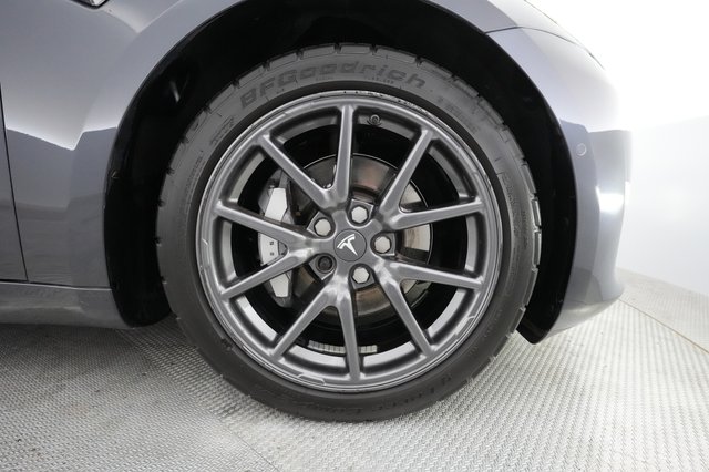 2018 Tesla Model 3 — photo 13 of 45