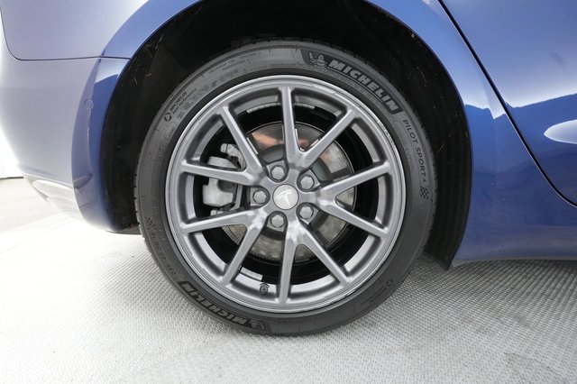2020 Tesla Model 3 — photo 14 of 61