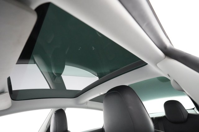 2020 Tesla Model 3 — photo 18 of 61