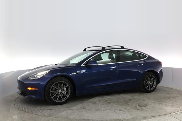2020 Tesla Model 3 — photo 10 of 61