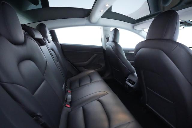 2023 Tesla Model 3 — photo 3 of 38