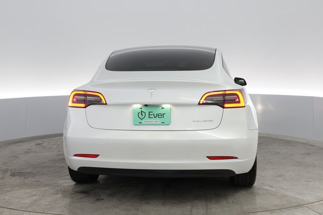 2023 Tesla Model 3 — photo 8 of 38
