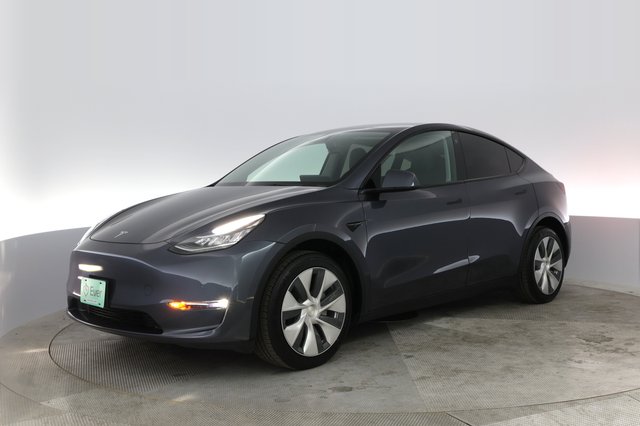 2022 Tesla Model Y — VIN 7SAYGDEE4NF428563