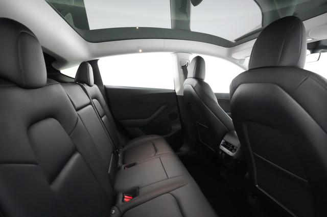 2022 Tesla Model Y — photo 3 of 36