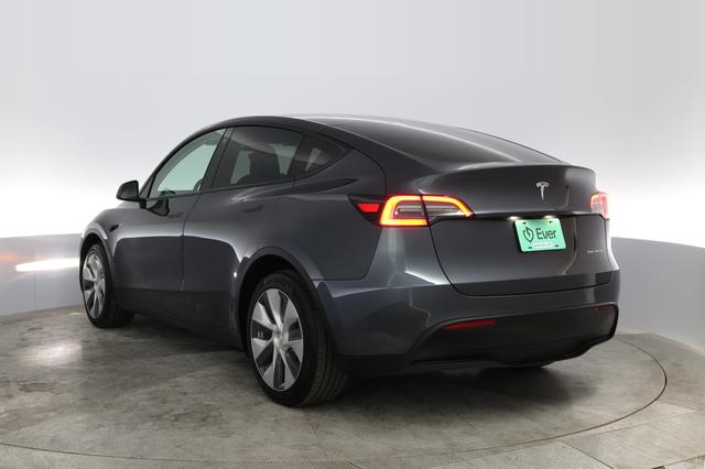2022 Tesla Model Y — photo 9 of 36