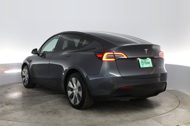 2022 Tesla Model Y — photo 9 of 36
