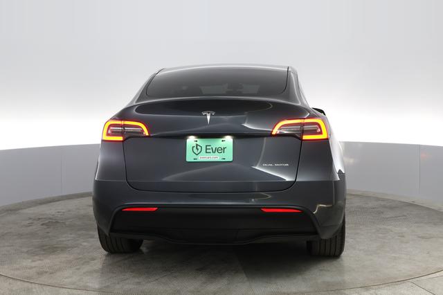2022 Tesla Model Y — photo 8 of 36