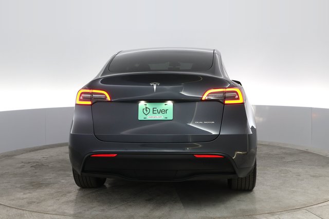 2022 Tesla Model Y — photo 8 of 36