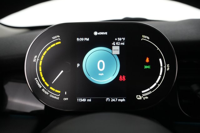 2022 MINI Cooper SE — photo 4 of 34