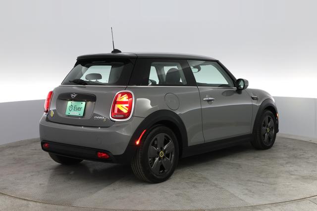 2022 MINI Cooper SE — photo 2 of 34