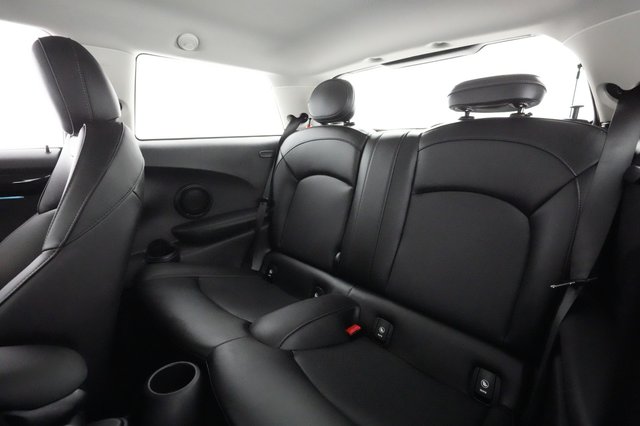 2022 MINI Cooper SE — photo 16 of 34