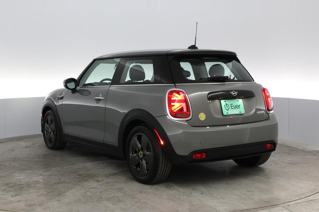 2022 MINI Cooper SE — photo 9 of 34