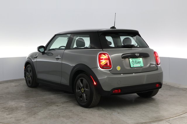 2022 MINI Cooper SE — photo 9 of 34