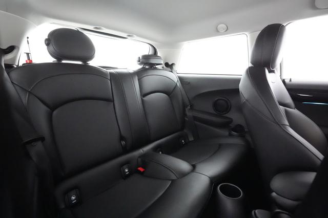 2022 MINI Cooper SE — photo 3 of 34