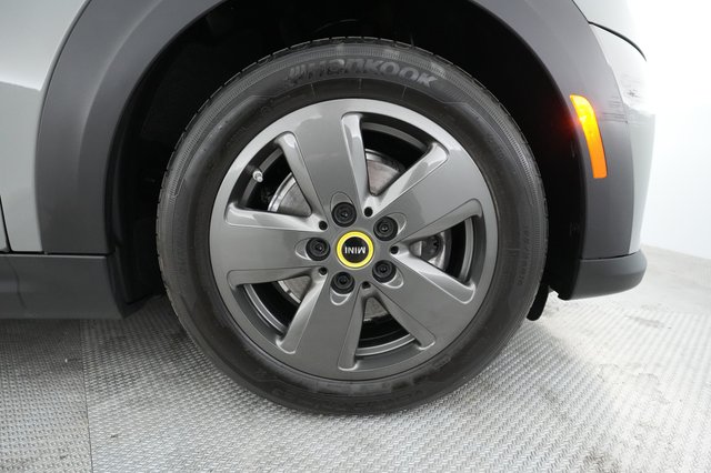2022 MINI Cooper SE — photo 13 of 34