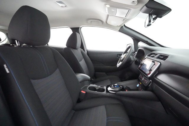 2024 Nissan LEAF — photo 18 of 19