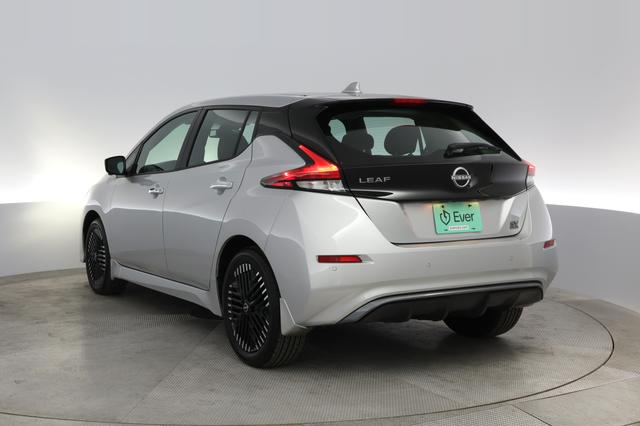 2024 Nissan LEAF