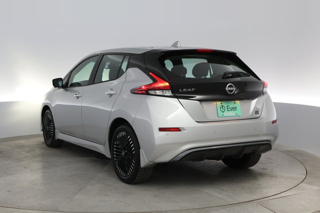 2024 Nissan LEAF — photo 9 of 19
