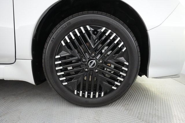 2024 Nissan LEAF — photo 14 of 19