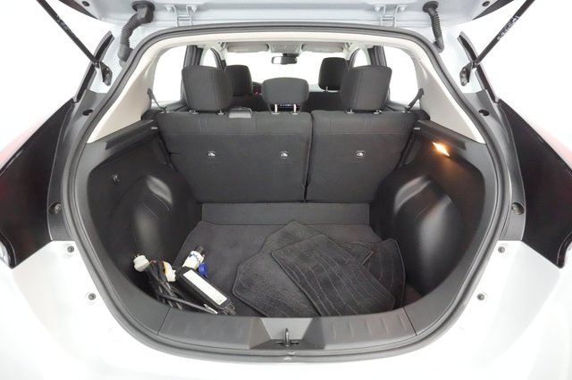 2024 Nissan LEAF — photo 6 of 19