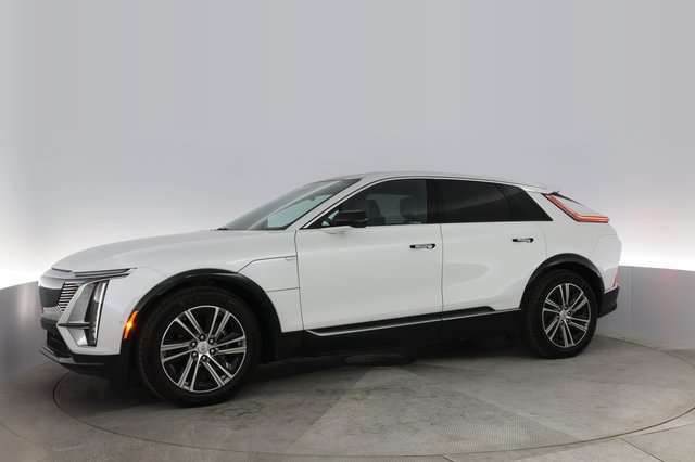 2024 Cadillac Lyriq — photo 11 of 23